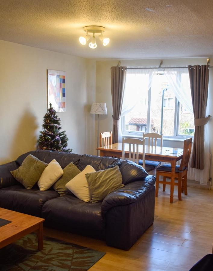 Sw19 - Quiet Split-Level 2-Bedroom Maisonette With Garden لندن المظهر الخارجي الصورة